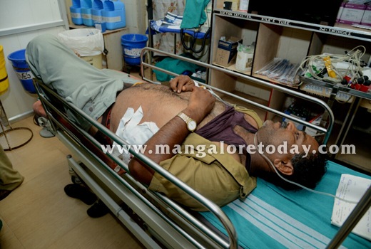Mangaluru: 2 bikers stab auto driver after a bitter quarrel 1